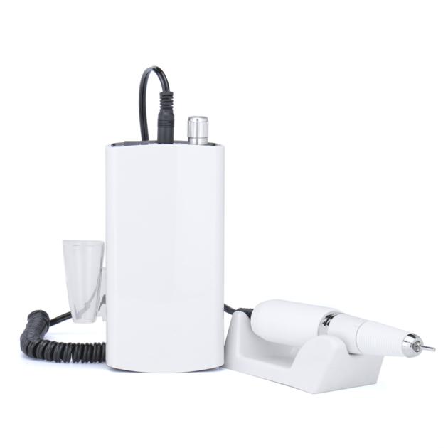 86 Nail Technicians Want This Portable