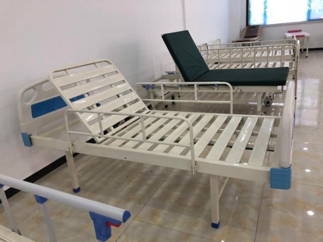 Two Cranks Manual Hospital Bed For