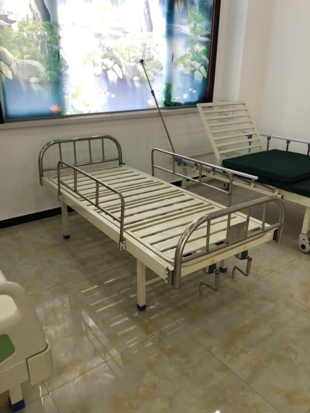 Two Cranks Manual Hospital Bed For