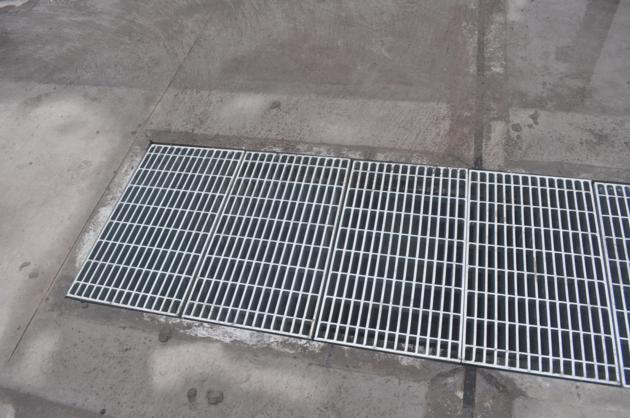 driveway and garage floor drain galvanized steel gully cover