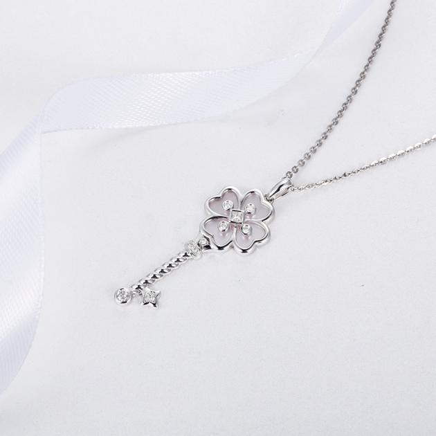 Vintage Jewelry Supplies Key Necklace Design