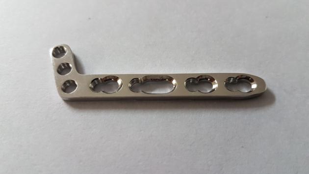 Locking Dorsal Distal Radius L-Plate Head 3 Holes Angle 20 Deg. 2.7mm Orthopedic Locking Implant