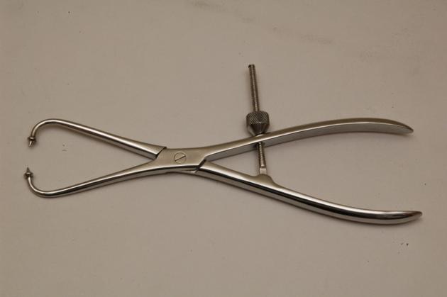 Pelvic Reduction Forceps with Pointed Ball Tip 
