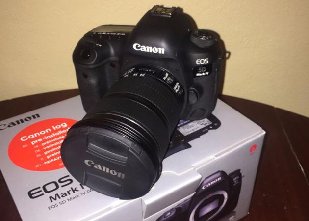 Canon EOS 5D Mark IV DSLR