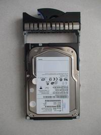 IBM hard disk drives 32P0750 39M4530  40K1025