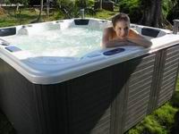 outdoor spa(hot tub)