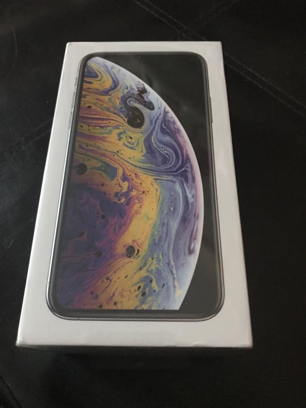 Apple XS 64GB unlocked new sealed