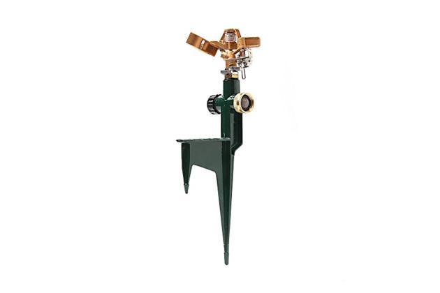 metal pulsating water sprinkler on step spike