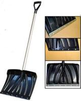 PLASTIC SNOW SHOVEL