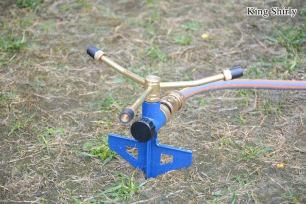 Metal 3 Arm Water Sprinkler On