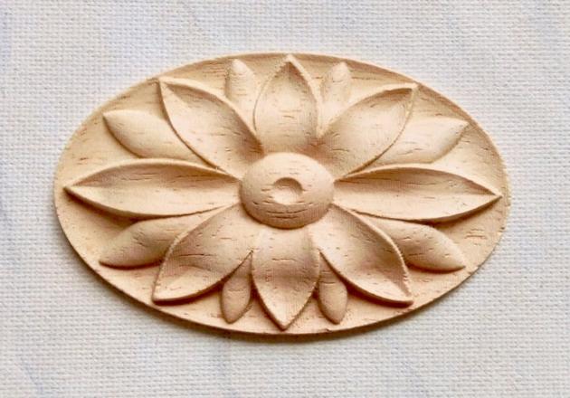 Natural Wood Furniture Decorative Ornament Wood Carved Rosette Wood Embellishments Ornate Furniture 