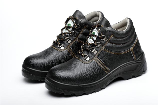 Black leather high anti-static anti piercing steel head safety shoes