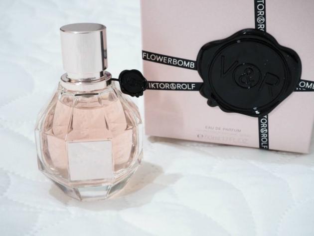 Flowerbomb Eau de Parfum Spray VIKTOR & ROLF for wholesale