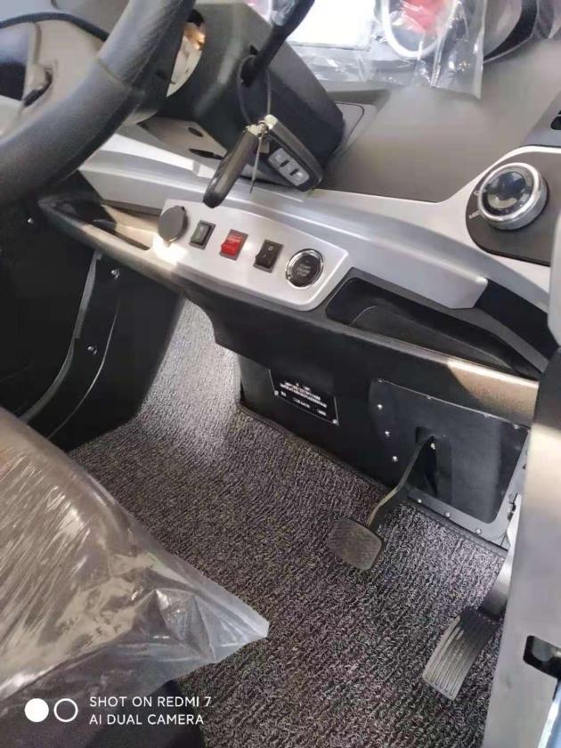 Four Wheels Electric Vehicle For Passenger