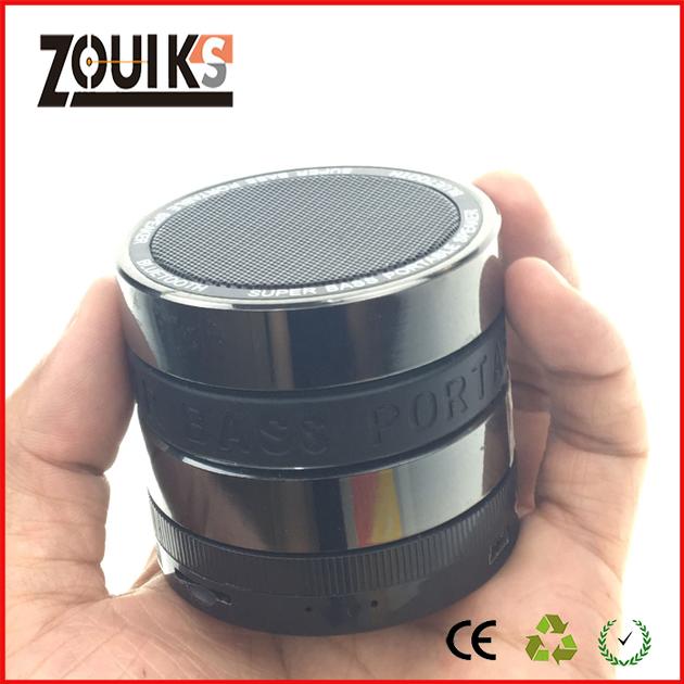 Suction speaker box with bluetooth function