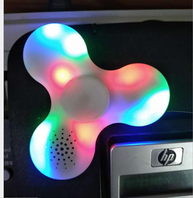 Plastic Gift Toy LED Finger Spinner
