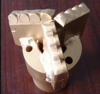 PDC drag bit