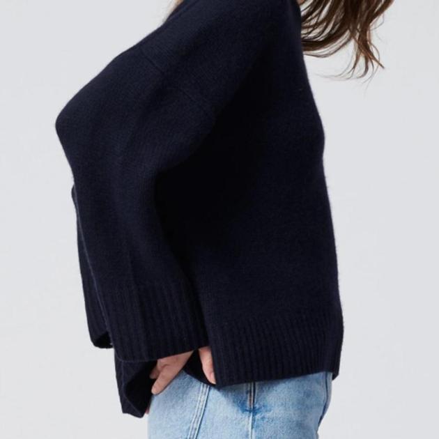 The Cashmere Shrunken Sweatshirt 