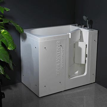 Door-opening Bathtub