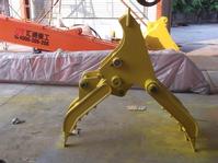 excavator catch wood 