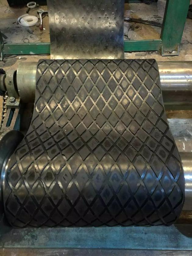 HEAVY DUTY CONVEYOR BELTS MANUFACTURER