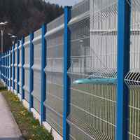 welded wire mesh fence