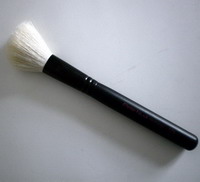 makeup brush    blush brush   cosmetic brush   cosmetics