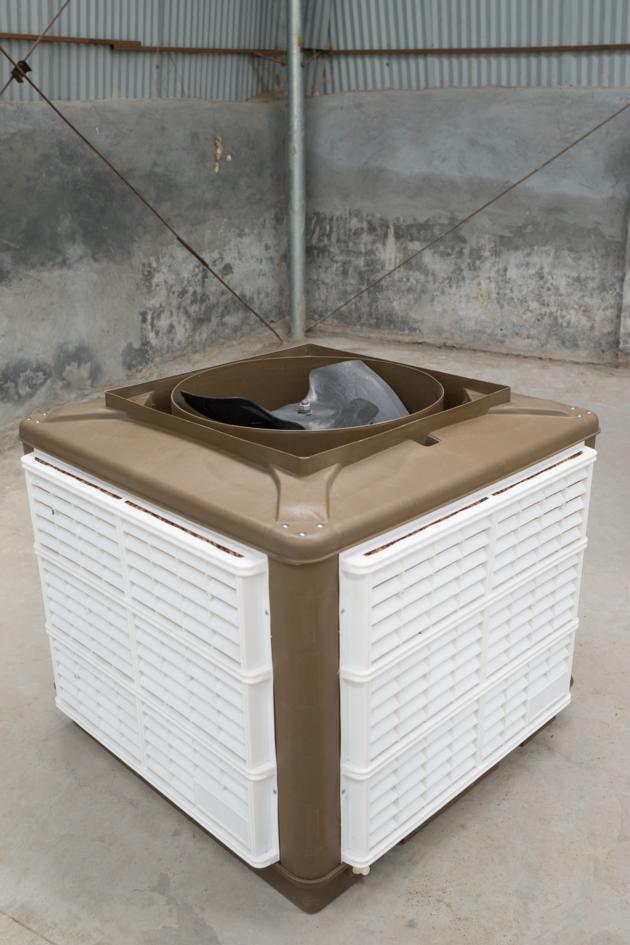 Evaporative air cooler for industry/greenhouse/poultry farm