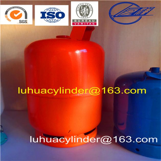 Refilling LPG Gas Cylinder