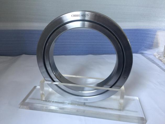 Cross roller bearing