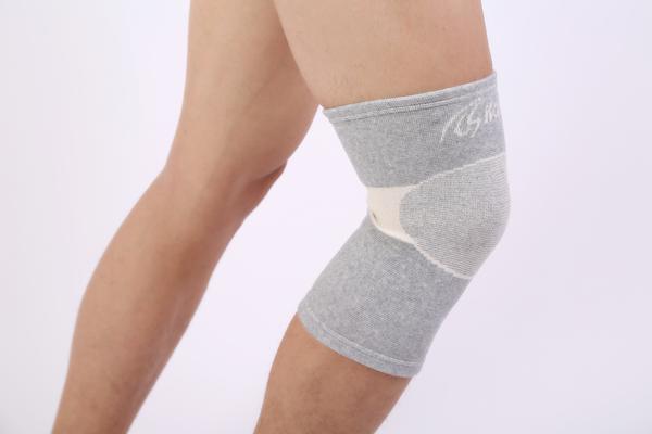 Knee sleeve