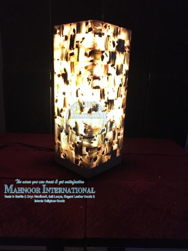 ONYX CALCITE LAMP
