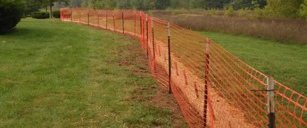 Square Mesh Barrier Fence
