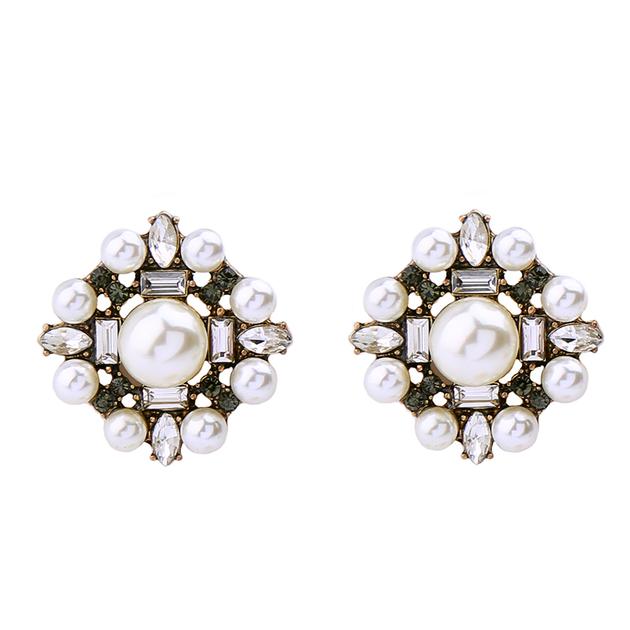 Wholesale Women Fashion Pearl Statement Necklace