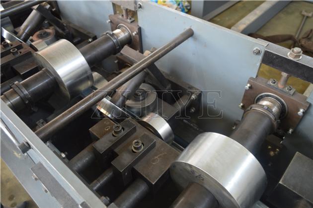 Z Purlin Roll Forming Machine And