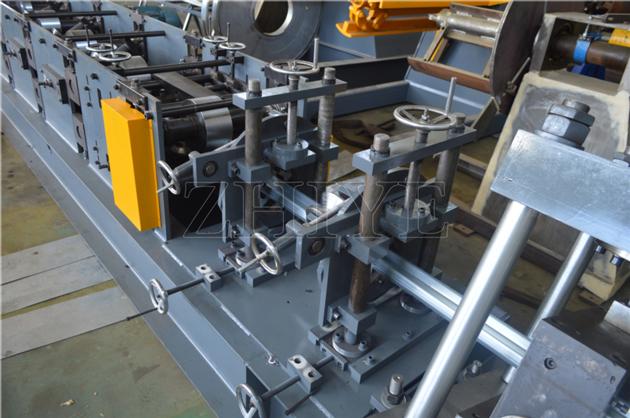 Z Purlin Roll Forming Machine And