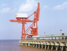 Loading and unloading bridge