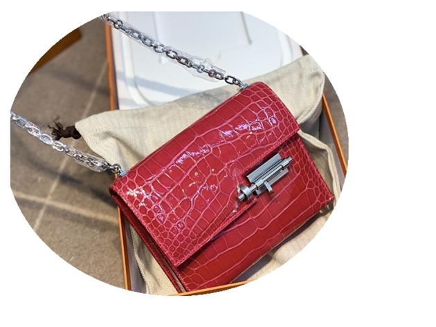 Chain Latch Bag Crocodile Pattern 2022