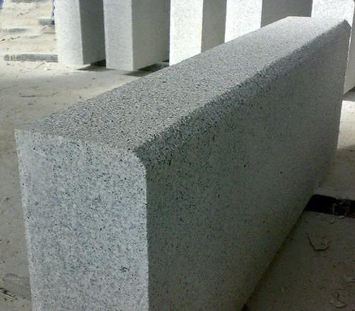 G623 kerbstone