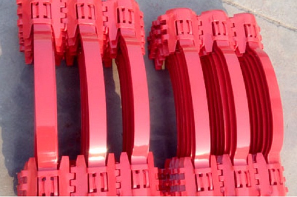 Bow spring centralizer