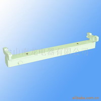 fluorescent light fixture