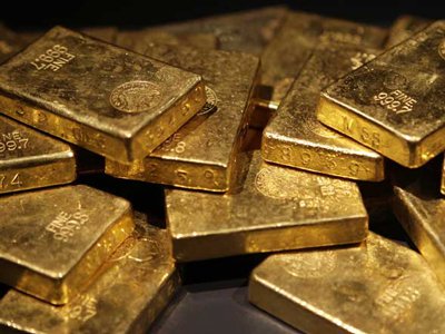 rough diamonds, raw gold bar and au gold dust