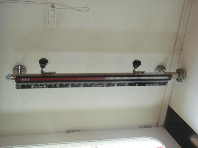 LIQUID STORAGE TANKS SIDE MOUNTED MAGNETIC