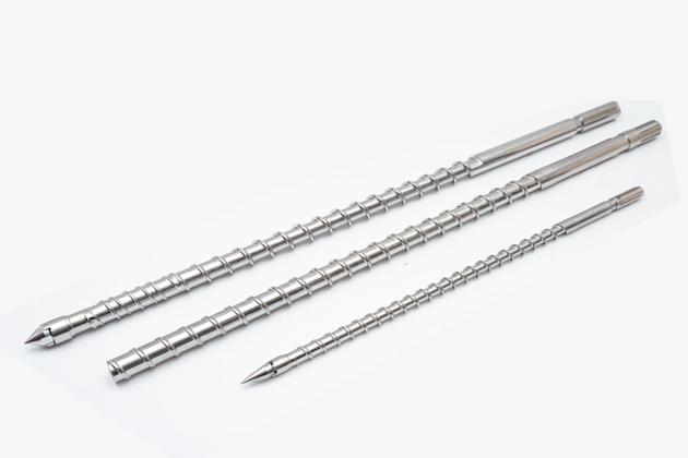 Nitriding screw barrel for injection machine