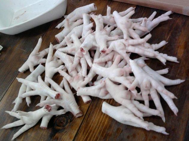Processed Frozen Chicken Feet/Paws.