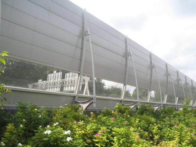 Acrylic Noise Barrier Also Gives A
