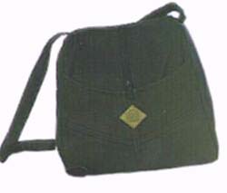 # D07 | The Canvas Handbag