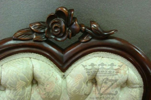 Victoria Love Chair