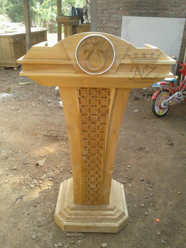 Podium Teak