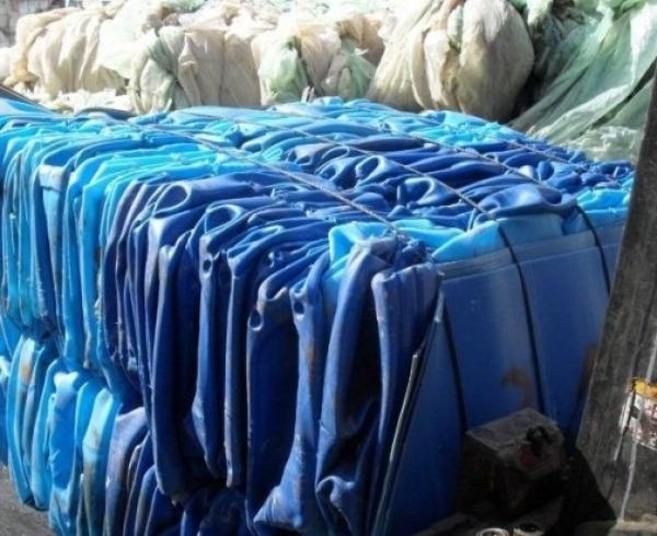 High-density Polyethylene (HDPE) blue drum regrinds for sale and bale